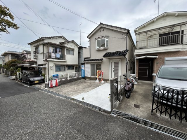 神戸市垂水区星陵台５丁目戸建の前面道路含む現地写真