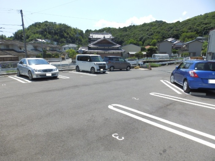 スバルホームの駐車場|駐車場