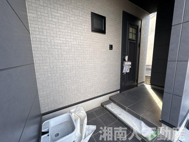 小田原市酒匂3丁目　新築戸建　　全３棟の玄関|毎日通る玄関はこちらです