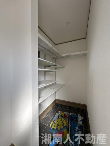 小田原市酒匂3丁目　新築戸建　　全３棟の収納|小物を収納するのに便利です