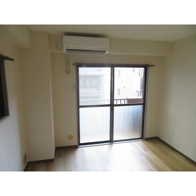 メゾン丸十の居間・リビング