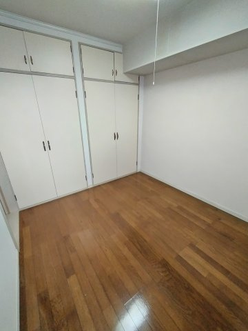 リエス小山間々田の洋室