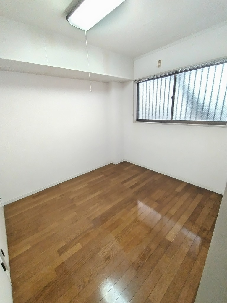 リエス小山間々田の洋室