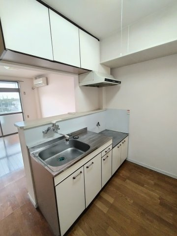 リエス小山間々田のキッチン
