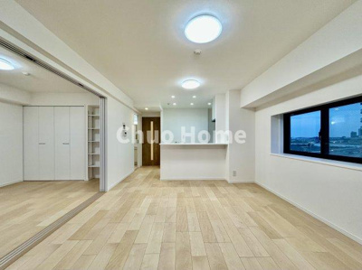 【エントランス】 | ダイアパレス篠崎 | 【エントランス】マンションのエントランスは、その物件の印象を決める、顔とも言える場所です。毎日通る場所ですからきれいなのが一番です。エントランス内はオートロックですので暮らしの安全も確保されています。