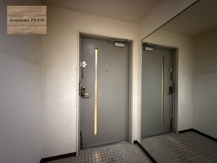 グランドメゾン小阪の玄関