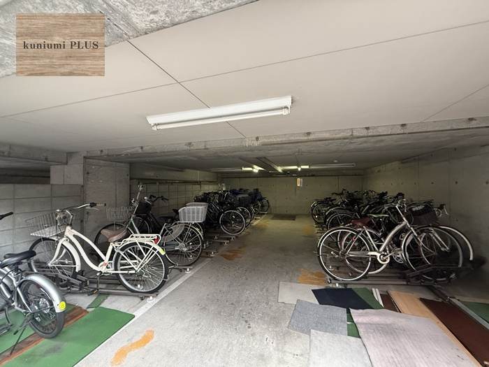 グランドメゾン小阪の駐輪場