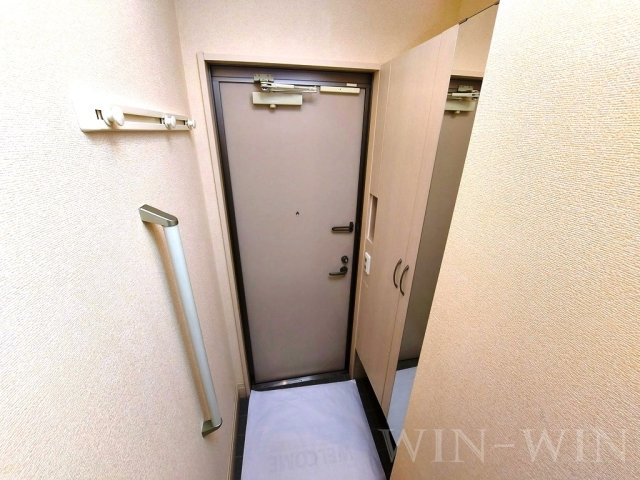エレガンス三本木の玄関