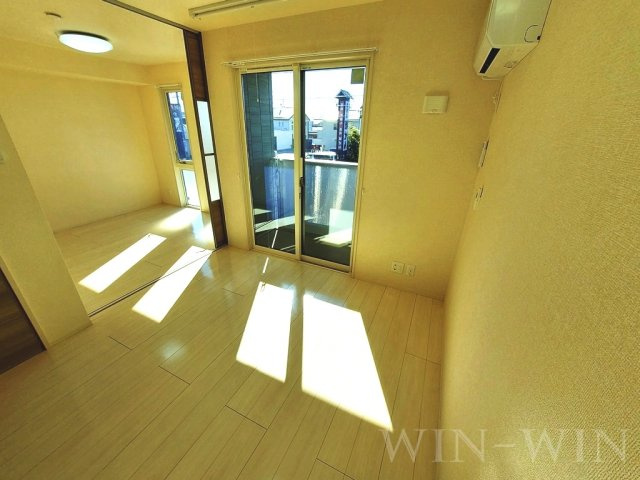 エレガンス三本木の居間・リビング