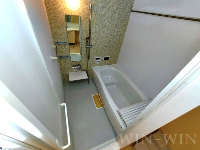 エレガンス三本木の浴室