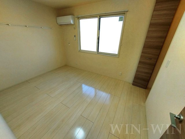 エレガンス三本木の寝室