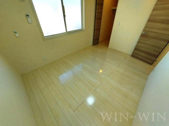 エレガンス三本木の寝室