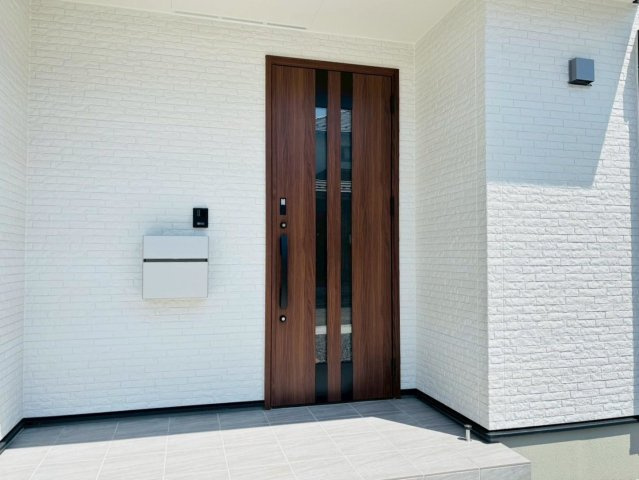 ダイマルタウン　羽島市竹鼻町寺東第７　全４区画分譲の玄関|玄関ドアの鍵はディンプルキーと内側はサムターンキーになっており防犯性の高い仕様になっています。