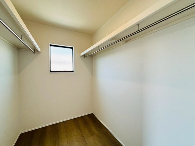 【商談中】ダイマルタウン　羽島市竹鼻町寺東第７　全４区画分譲の収納|季節ものもたっぷり入るウォークインクローゼット！