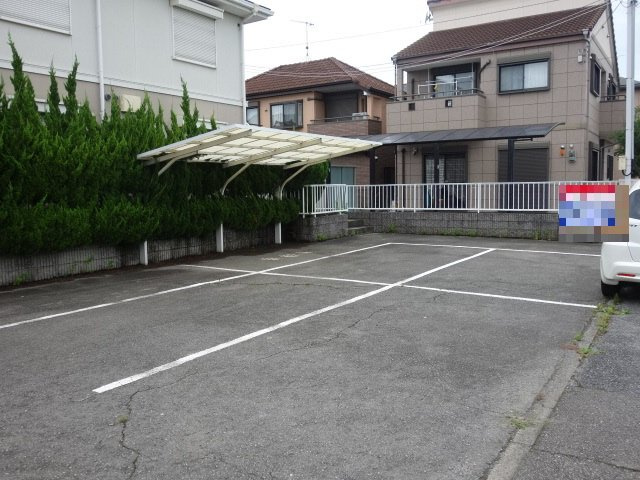 ド・ミール中野の駐車場
