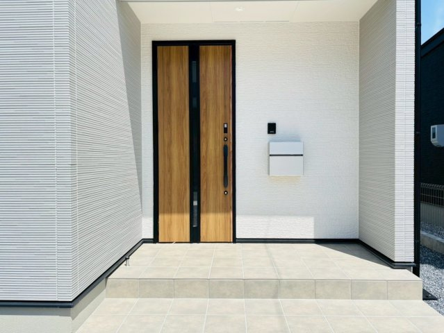 ダイマルタウン　羽島市竹鼻町寺東第７　全４区画分譲の玄関|玄関ドアの鍵はディンプルキーと内側はサムターンキーになっており防犯性の高い仕様になっています。