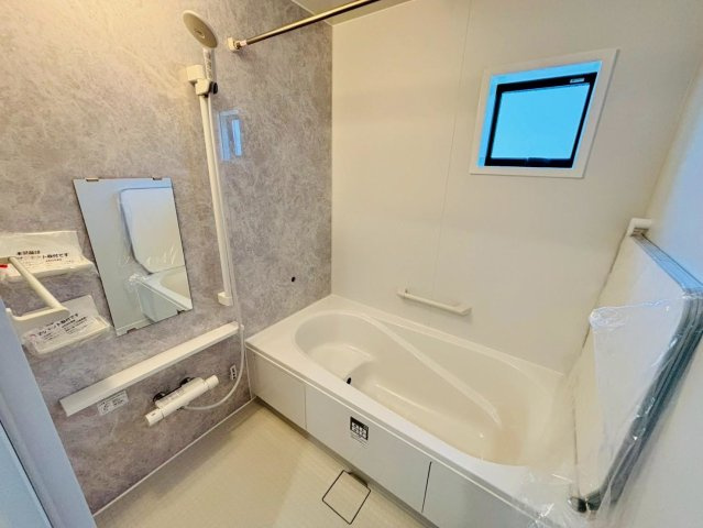 ダイマルタウン　羽島市竹鼻町寺東第７　全４区画分譲の浴室|高断熱浴槽の為、４時間後も湯温低下約2.3度と暖かさを保ちます。暖房乾燥機もあり快適に入浴できます。