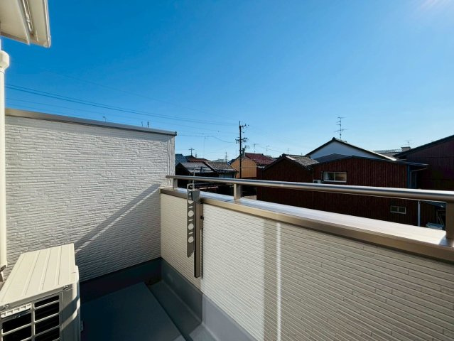 リーブルファイン　羽島市竹鼻町狐穴第２　全2区画分譲のバルコニー|バルコニーは南向きで洗濯物もよく乾きます！強度と表面積硬度を持つFPRで防水しています。