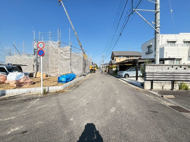 リーブルガーデン　羽島市竹鼻町第2期　全3区画分譲の前面道路含む現地写真|「現地（2025年10月23日）撮影」　
■前面道路　
■ヤマダ不動産　株式会社リライフ