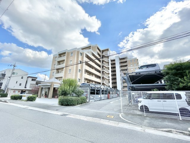 ブランズ萱島の外観|外観は落ち着いています