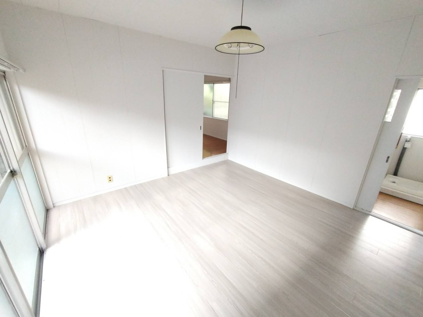 大高鷲津戸建の洋室