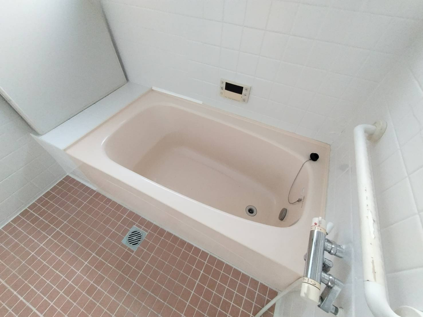 大高鷲津戸建の浴室