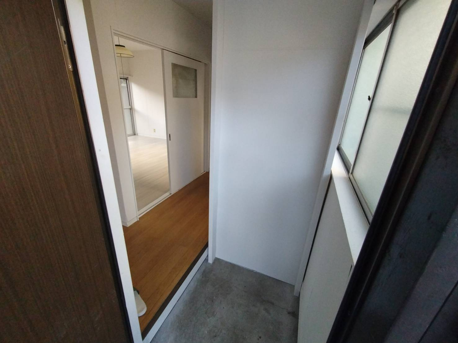 大高鷲津戸建の玄関