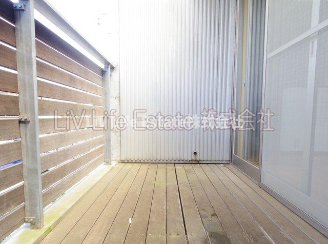 Kフラットのバルコニー