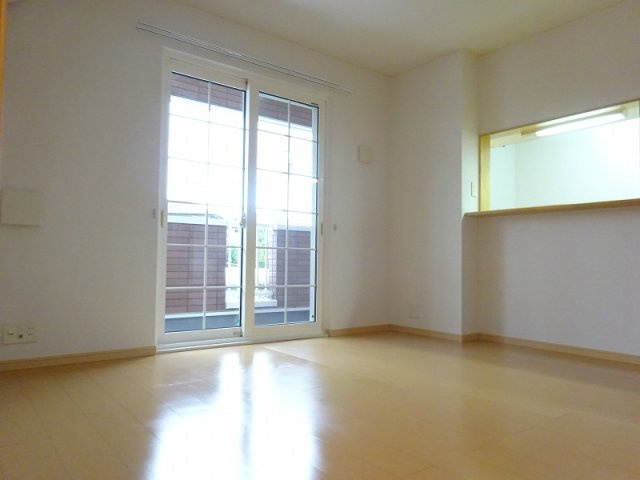 フローレンスの居間・リビング|明るい室内です