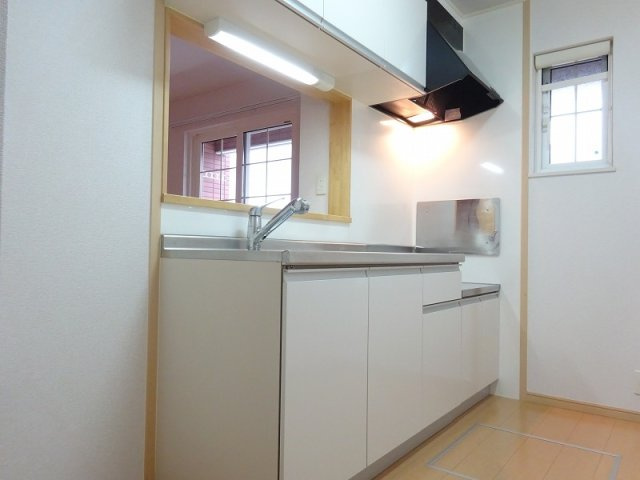 フローレンスのキッチン|コンパクトなキッチンで掃除もラクラク