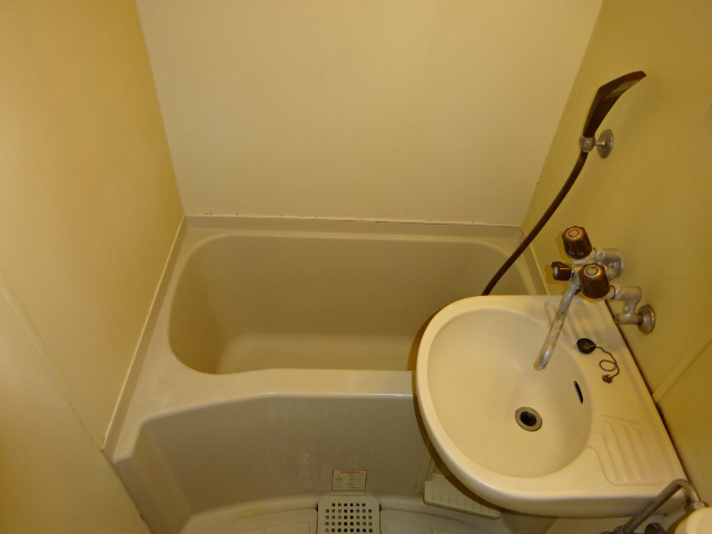 ビギン鳥羽の浴室