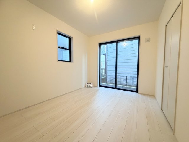 三郷市戸ケ崎3丁目　新築戸建　全1棟の洋室|同施工会社の参考写真になります。