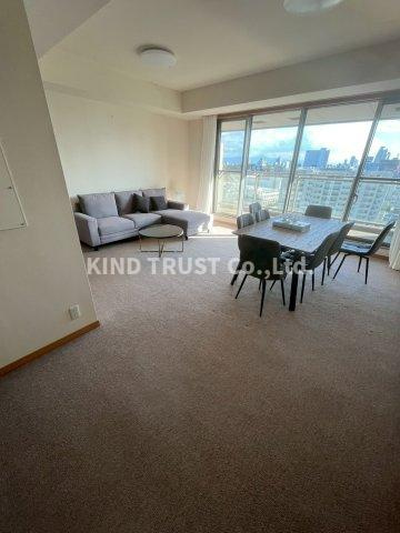 OAPレジデンスタワー西館のロビー|ゆとりのあるロビーです