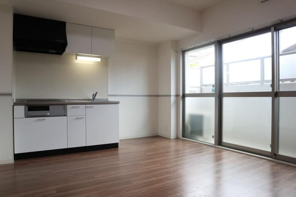 RESIDENCE MIWAの居間・リビング