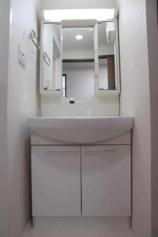 RESIDENCE MIWAの洗面所