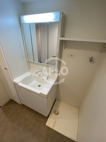 レジディア玉造　中道小学校区の独立洗面台|レジディア玉造　洗面脱衣所