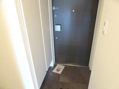 フィオレンテ田園調布の玄関