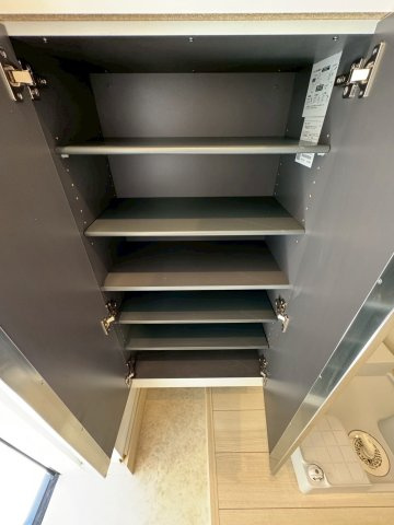 川崎市多摩区中野島６丁目のアパートの玄関