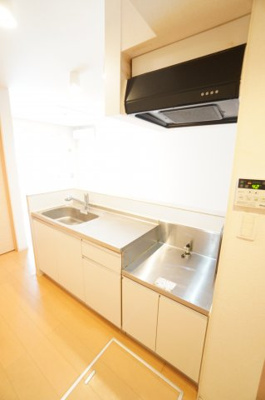 【キッチン】 | シャルムパピヨン | ※同物件・反転タイプの写真です。