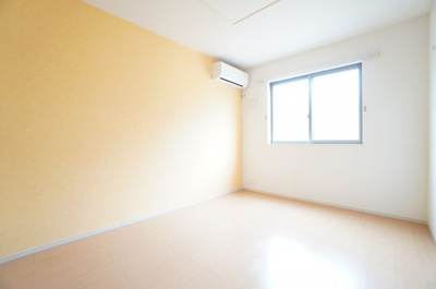 【洋室】 | シャルムパピヨン | ※同物件・反転タイプの写真です。