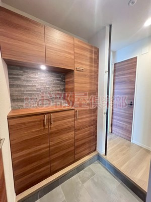 モンレーヴ本町の収納|きれいな玄関です