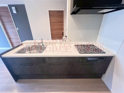 モンレーヴ本町のキッチン|コンパクトなキッチンで掃除もラクラク