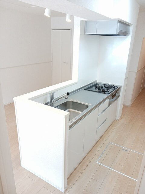 オアシスのキッチン|３口コンロのアインドキッチンを設置済みです!(^^)!