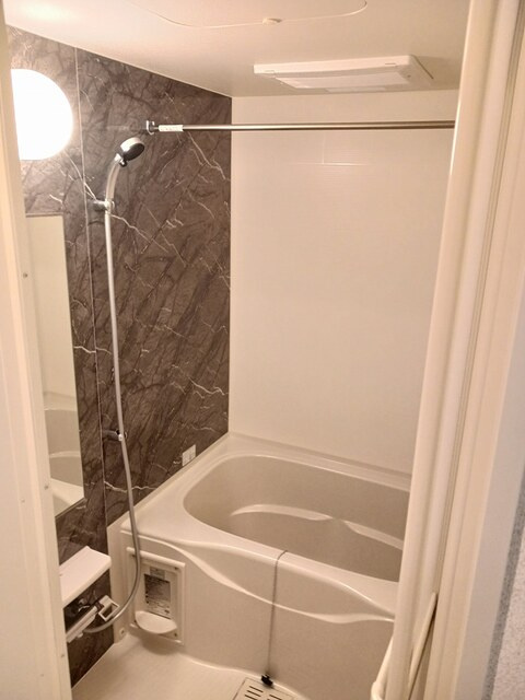 オアシスの浴室|追い焚き、浴室乾燥機付きのバスルームです★