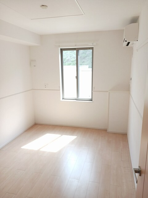 オアシスの内装|5.9帖の洋室です(*^-^*)