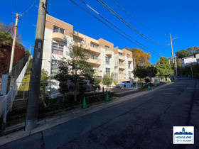 コレツィオーネ東山南棟　千種区東山元町４丁目の外観|前面道路越しのマンション外観です