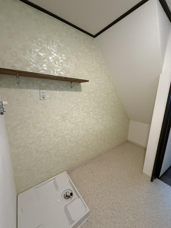 大庭町1丁目　中古一戸建ての内装|洗濯機置き場
■物件内覧・資金計画相談・住宅ローン相談、リフォーム相談、お問合せ受付中■
※当日・翌日のご内覧、ご相談はお電話でのお問合せがスムーズです！