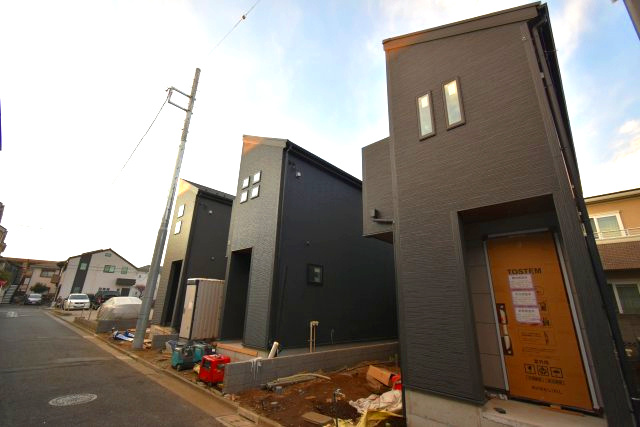 南田中4丁目・新築戸建・2号棟の前面道路含む現地写真