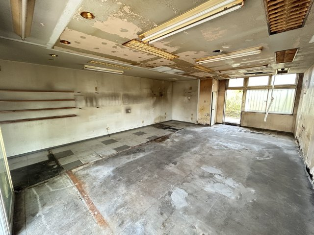 花井ビルの内装