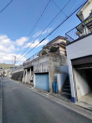 【前面道路含む現地写真】